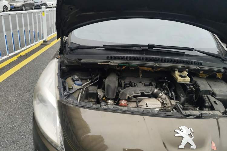 Used Peugeot 3008 2013 1.6THP Automatic Prestige Edition Engine Bay Right