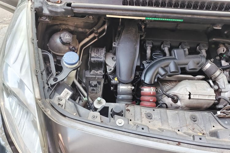 Used Peugeot 3008 2013 1.6THP Automatic Prestige Edition Engine Bay Right