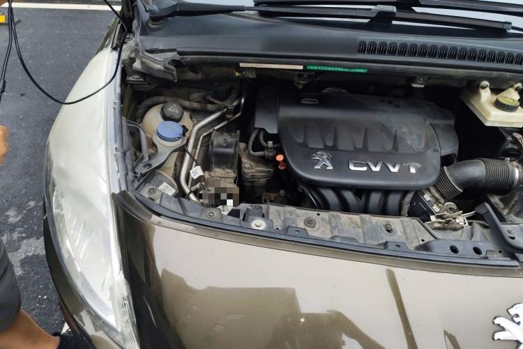 Used Peugeot 3008 2013 2.0L Automatic Trend Edition Engine Bay Right