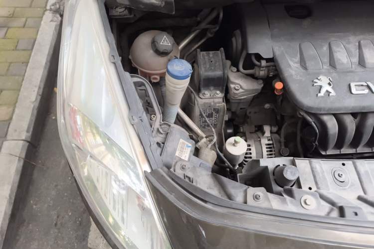 Used Peugeot 3008 2013 2.0L Automatic Trend Edition Engine Bay Right