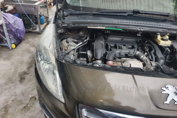 Used Peugeot 3008 2013 1.6THP Automatic Prestige Edition Engine Bay Right