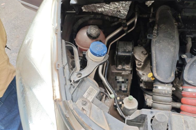 Used Peugeot 3008 2013 1.6THP Automatic Trend Edition Engine Bay Right