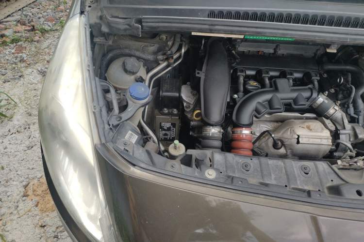 Used Peugeot 3008 2013 1.6THP Automatic Trend Edition Engine Bay Right