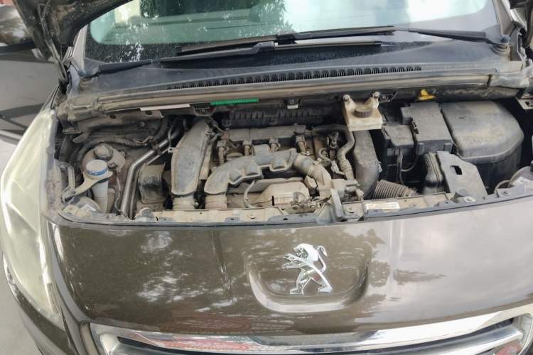 Used Peugeot 3008 2013 1.6THP Automatic Prestige Edition Engine Bay