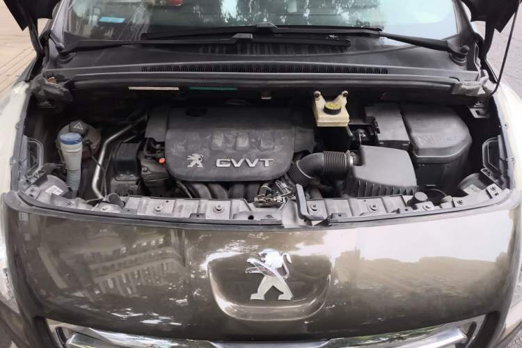 Used Peugeot 3008 2013 2.0L Automatic Trend Edition Engine Bay