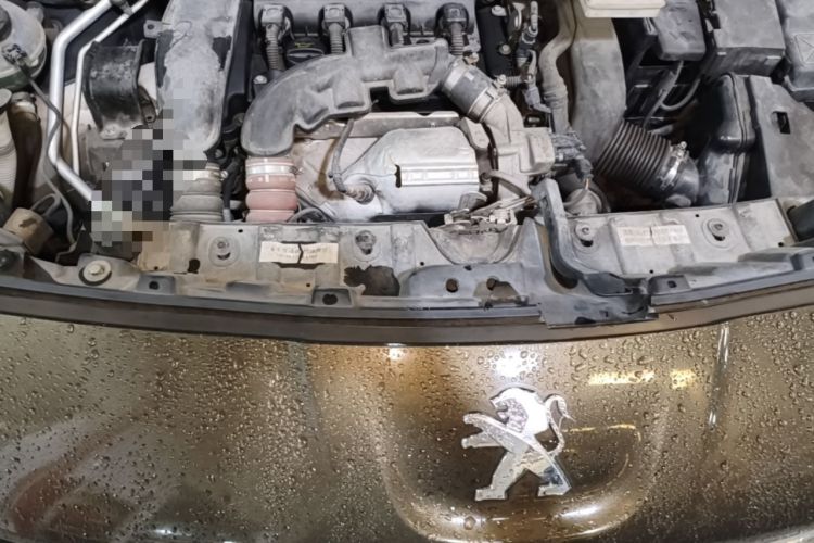 Used Peugeot 3008 2013 1.6THP Automatic Prestige Edition Engine Bay
