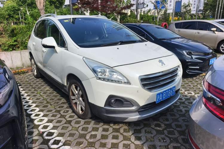 Used Peugeot 3008 2013 2.0L Automatic Trend Edition Front Right 45 Deg