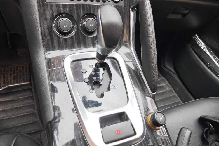 Used Peugeot 3008 2013 2.0L Automatic Classic Edition Gear Lever