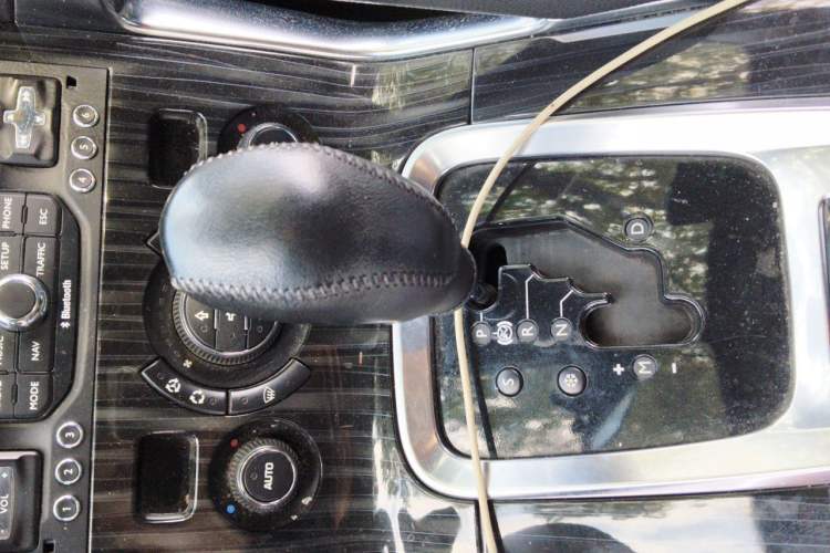 Used Peugeot 3008 2013 1.6THP Automatic Prestige Edition Gear Lever