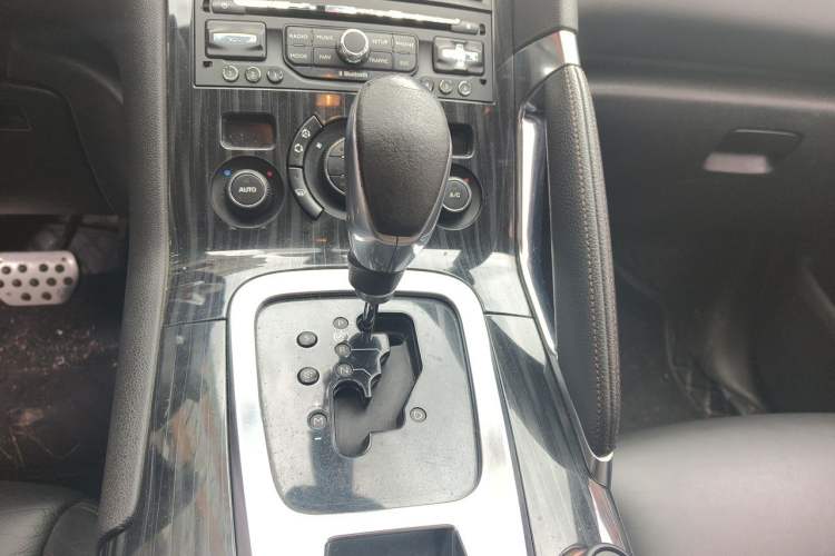 Used Peugeot 3008 2013 1.6THP Automatic Prestige Edition Gear Lever