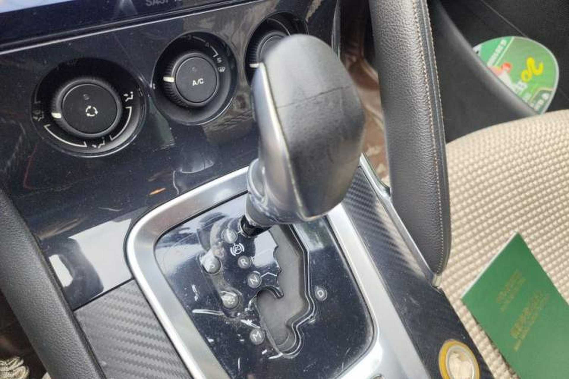 Used Peugeot 3008 2013 2.0L Automatic Classic Edition Gear Lever