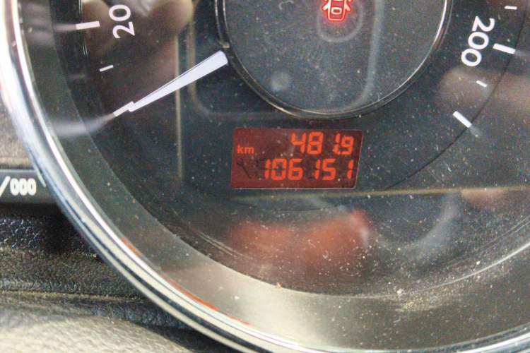 Used Peugeot 3008 2013 1.6THP Automatic Prestige Edition Odometer Close Up