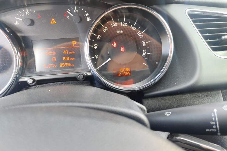 Used Peugeot 3008 2013 1.6THP Automatic Trend Edition Odometer Close Up