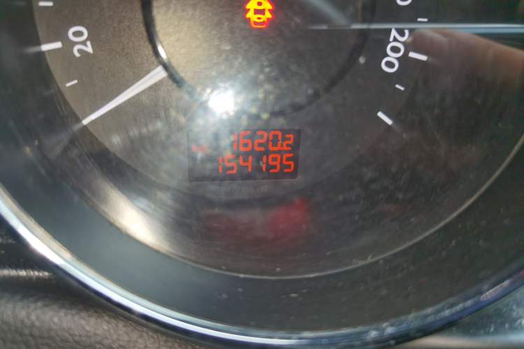 Used Peugeot 3008 2013 1.6THP Automatic Prestige Edition Odometer Close Up