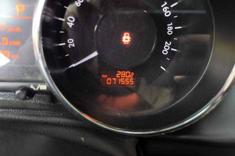 Used Peugeot 3008 2013 2.0L Automatic Trend Edition Odometer Close Up