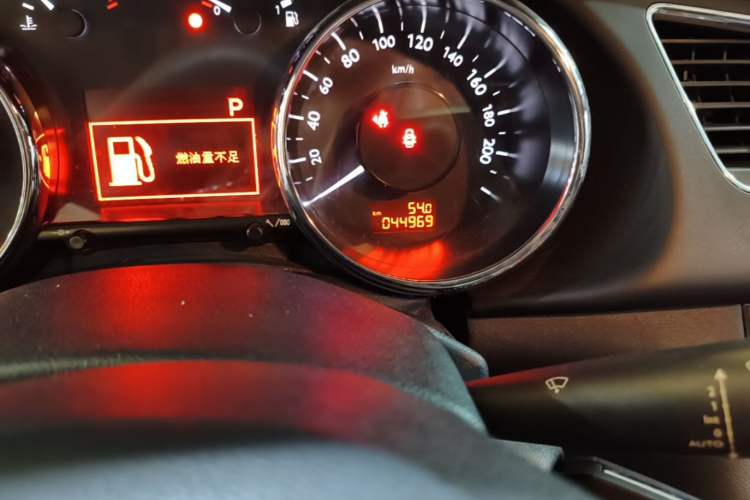 Used Peugeot 3008 2013 1.6THP Automatic Prestige Edition Odometer Close Up
