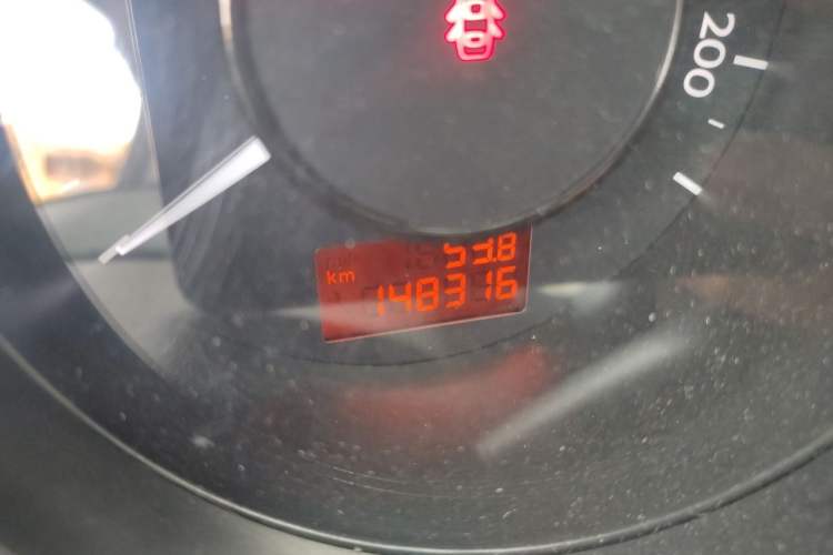 Used Peugeot 3008 2013 1.6THP Automatic Trend Edition Odometer Close Up