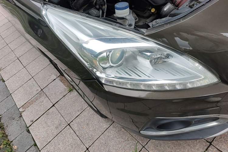 Used Peugeot 3008 2013 1.6THP Automatic Prestige Edition Right Front Headlight
