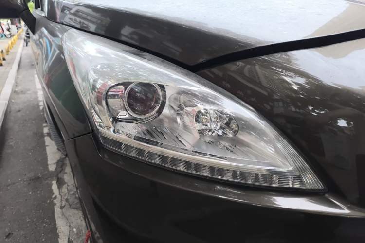 Used Peugeot 3008 2013 2.0L Automatic Trend Edition Right Front Headlight
