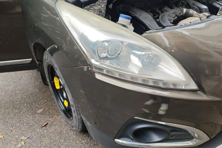 Used Peugeot 3008 2013 1.6THP Automatic Trend Edition Right Front Headlight