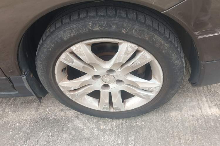 Used Peugeot 3008 2013 1.6THP Automatic Trend Edition Right Front Wheel Hub
