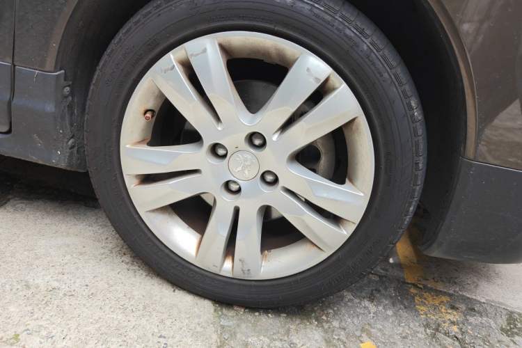 Used Peugeot 3008 2013 2.0L Automatic Classic Edition Right Front Wheel Hub