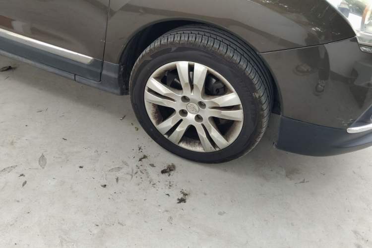 Used Peugeot 3008 2013 1.6THP Automatic Prestige Edition Right Front Wheel Hub