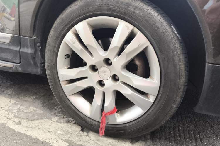 Used Peugeot 3008 2013 2.0L Automatic Trend Edition Right Front Wheel Hub