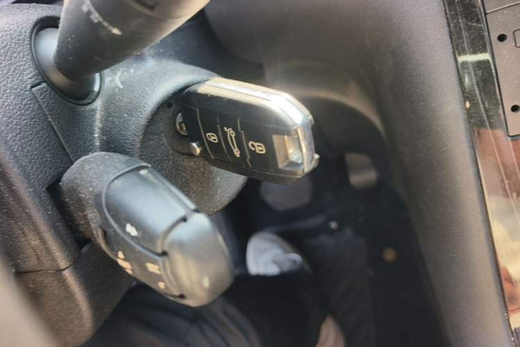 Used Peugeot 3008 2013 2.0L Automatic Trend Edition Vehicle Key