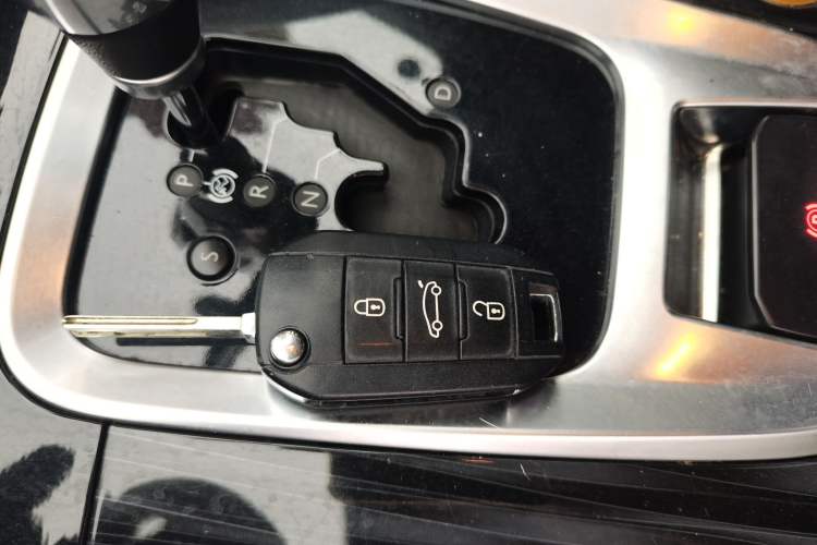 Used Peugeot 3008 2013 2.0L Automatic Trend Edition Vehicle Key