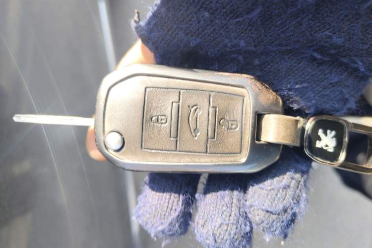 Used Peugeot 3008 2013 1.6THP Automatic Trend Edition Vehicle Key