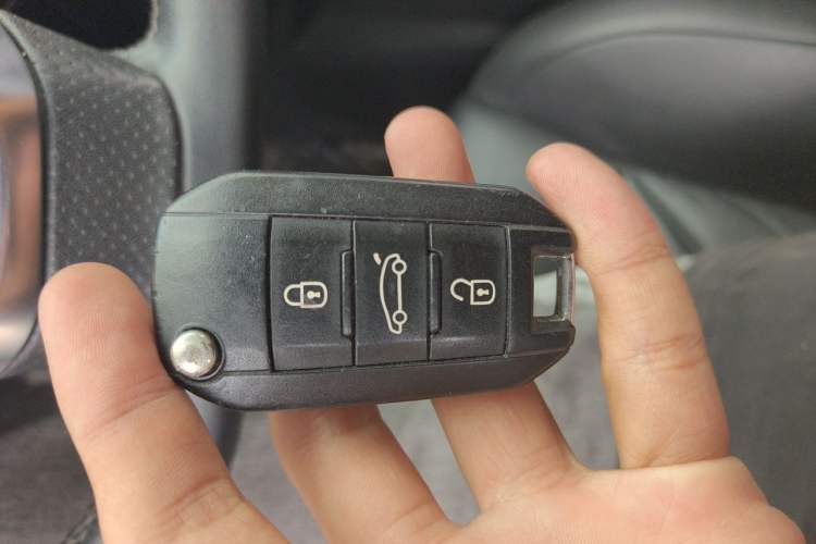 Used Peugeot 3008 2013 1.6THP Automatic Prestige Edition Vehicle Key