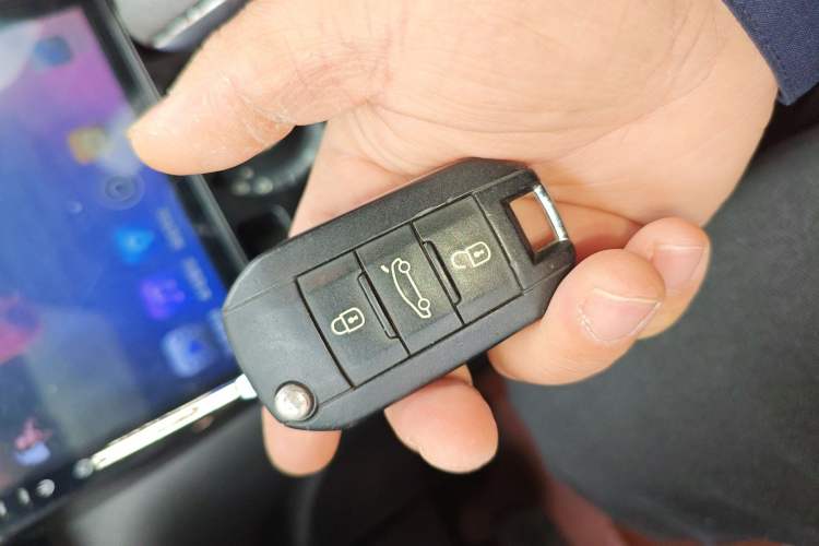 Used Peugeot 3008 2013 1.6THP Automatic Trend Edition Vehicle Key