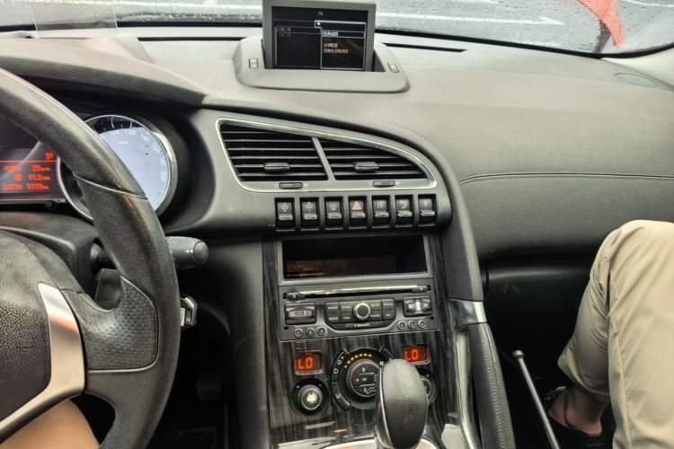 Used Peugeot 3008 2013 1.6THP Automatic Prestige Edition Audio And AC Panel