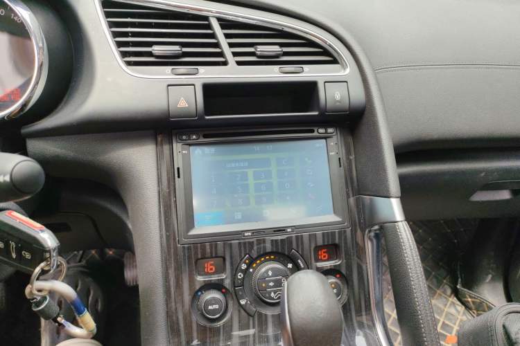 Used Peugeot 3008 2013 2.0L Automatic Trend Edition Audio And AC Panel