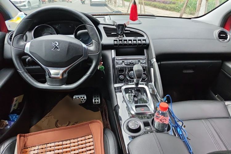 Used Peugeot 3008 2013 1.6THP Automatic Prestige Edition Center Console