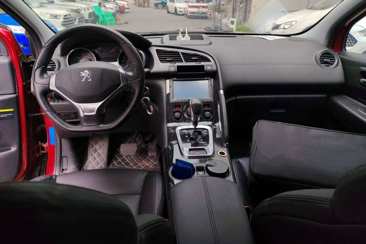 Used Peugeot 3008 2013 2.0L Automatic Trend Edition Center Console