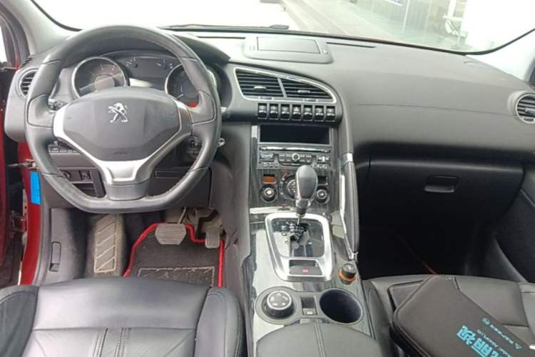 Used Peugeot 3008 2013 1.6THP Automatic Prestige Edition Center Console