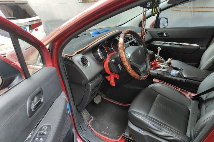 Used Peugeot 3008 2013 2.0L Automatic Classic Edition Driver Seat