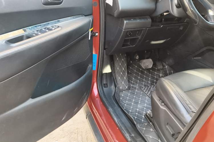 Used Peugeot 3008 2013 1.6THP Automatic Prestige Edition Driver Seat