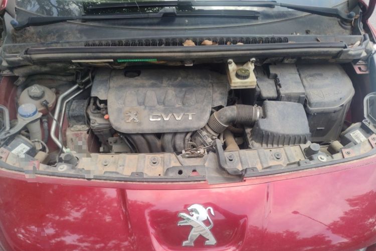 Used Peugeot 3008 2013 2.0L Automatic Trend Edition Engine Bay