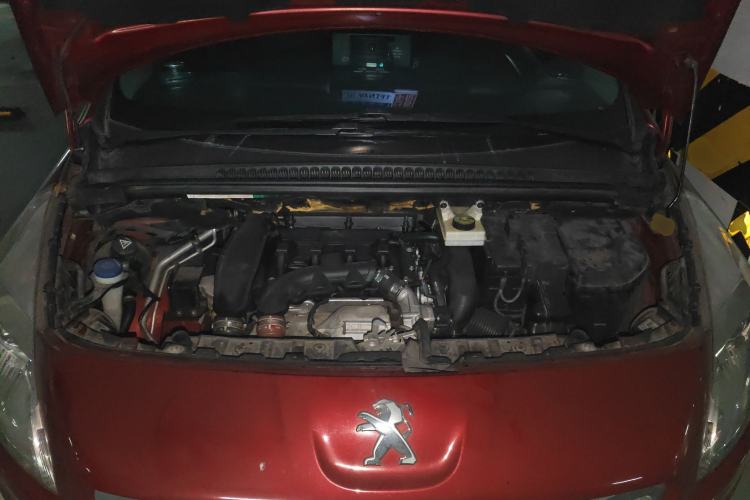 Used Peugeot 3008 2013 1.6THP Automatic Prestige Edition Engine Bay