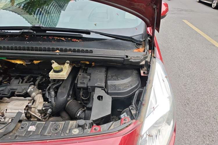 Used Peugeot 3008 2013 1.6THP Automatic Prestige Edition Engine Bay Left