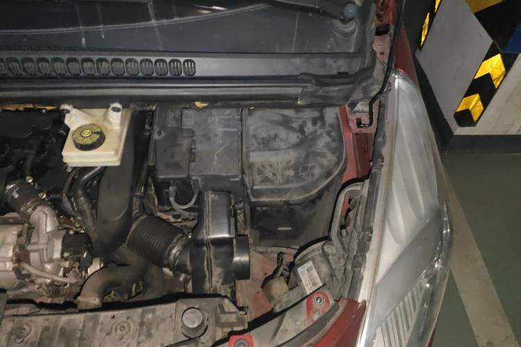 Used Peugeot 3008 2013 1.6THP Automatic Prestige Edition Engine Bay Left