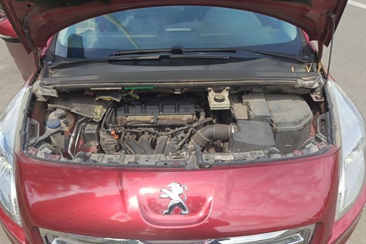 Used Peugeot 3008 2013 2.0L Automatic Trend Edition Engine Bay