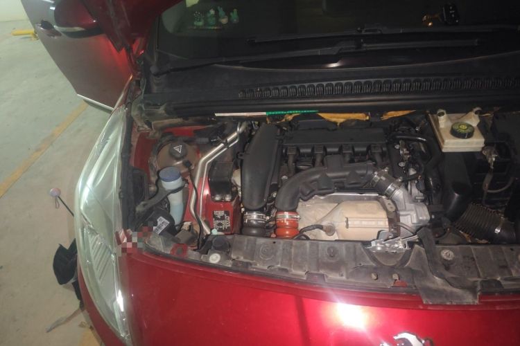 Used Peugeot 3008 2013 1.6THP Automatic Prestige Edition Engine Bay Right