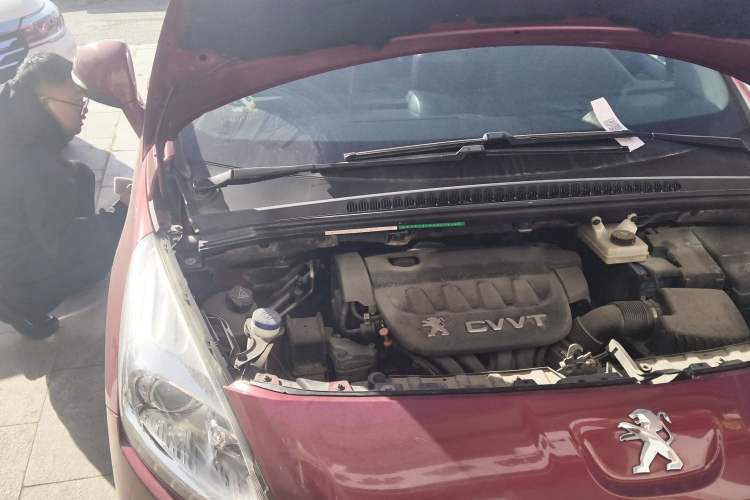 Used Peugeot 3008 2013 2.0L Automatic Classic Edition Engine Bay Right
