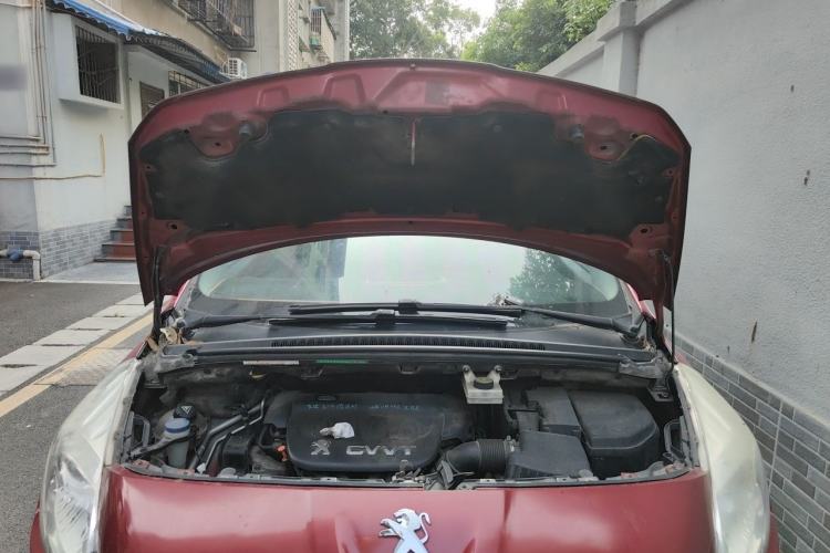 Used Peugeot 3008 2013 2.0L Automatic Classic Edition Engine Bay