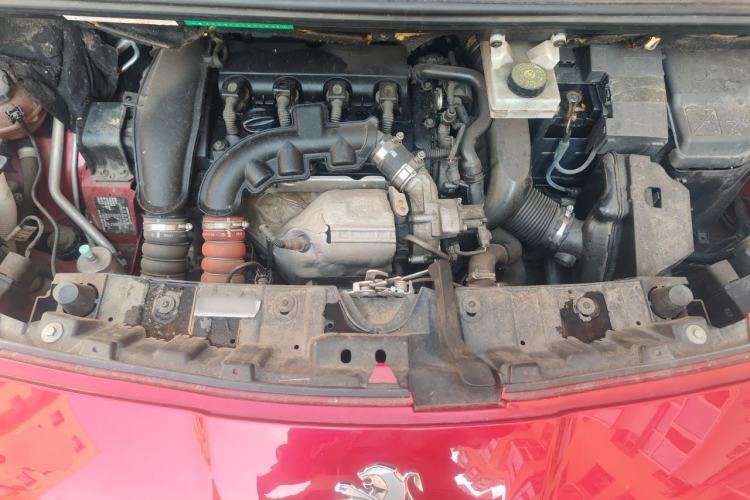 Used Peugeot 3008 2013 1.6THP Automatic Prestige Edition Engine Bay