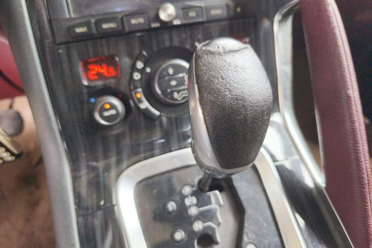 Used Peugeot 3008 2013 2.0L Automatic Classic Edition Gear Lever